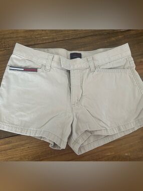 ✨Tommy Hilfiger Beige Shorts with Navy and Red Logo Tag